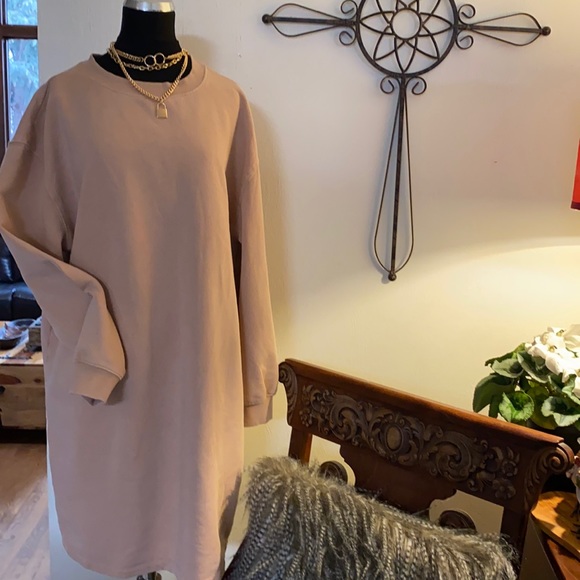 Universal Thread Dresses & Skirts - Universal Thread blush sweatshirt dress size XL. 37 inches-length